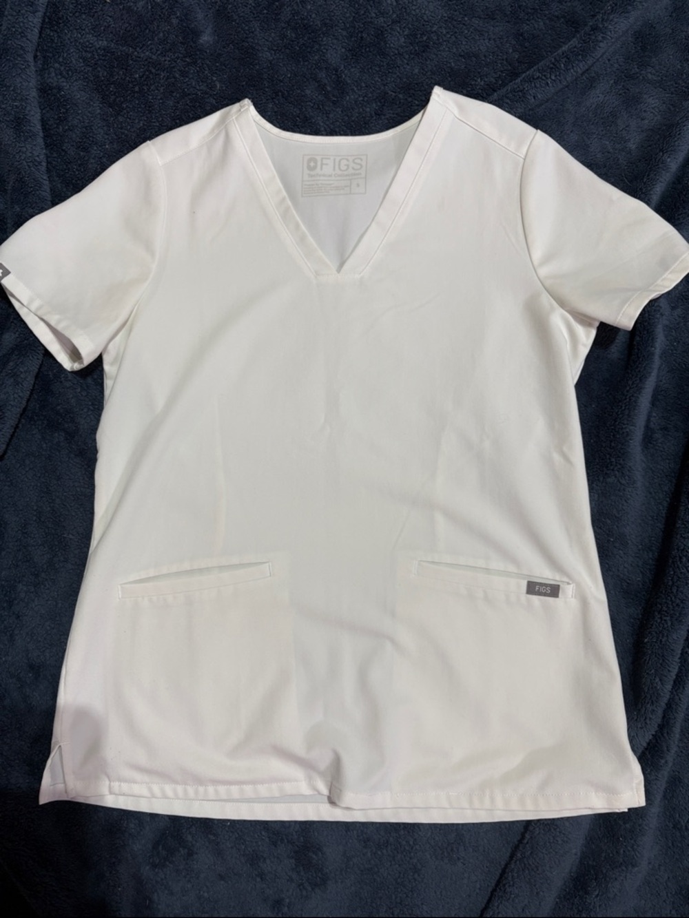 Figs Women's Optic White V-Neck Scrub Top - 2 Pocket